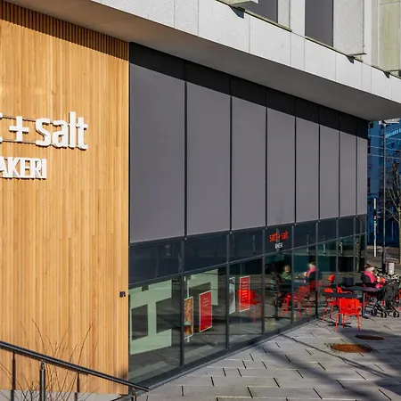 Roomsly - Cozy Hilltop Hideout In Appartamento