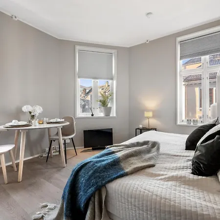 Roomsly - Cozy Hilltop Hideout In Bergen