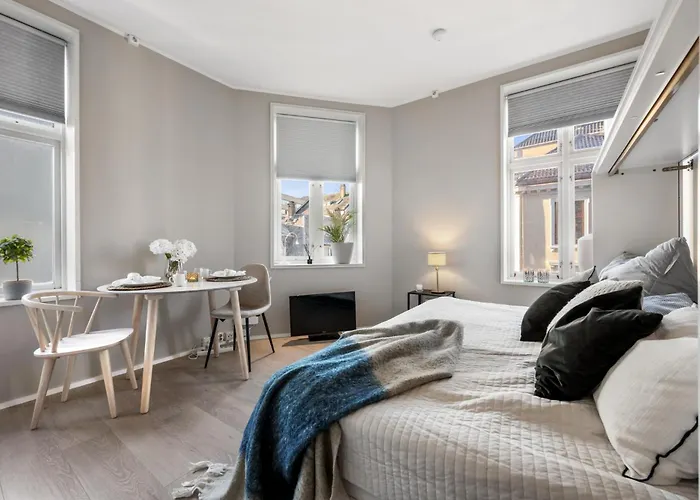 Roomsly - Cozy Hilltop Hideout In 베르겐