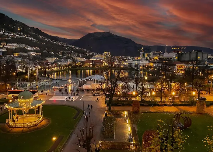 Roomsly - Cozy Hilltop Hideout In 베르겐